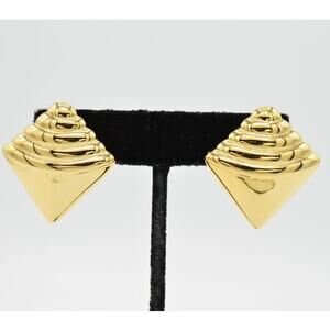 TAT Vintage Earrings Gold Tone Scalloped Chunky Signed NOS 1980s BinH